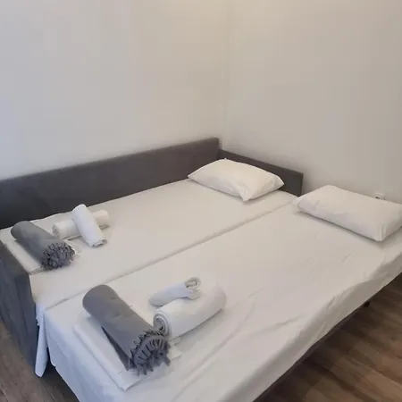 Coral Boutique * Οφρύνιο