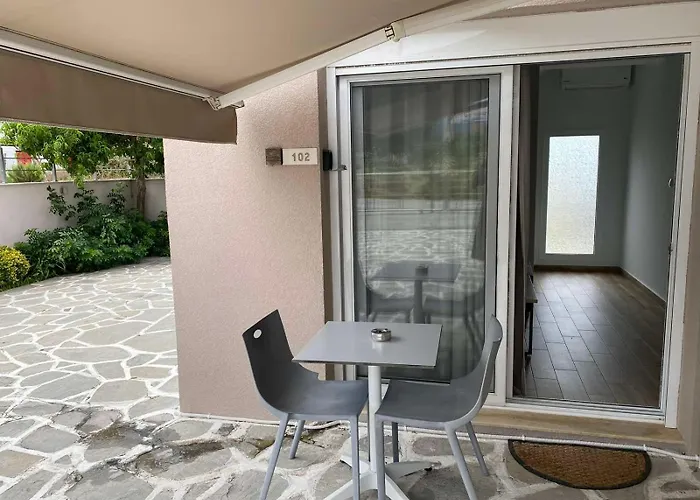 Coral Boutique Apartment Ofrínion